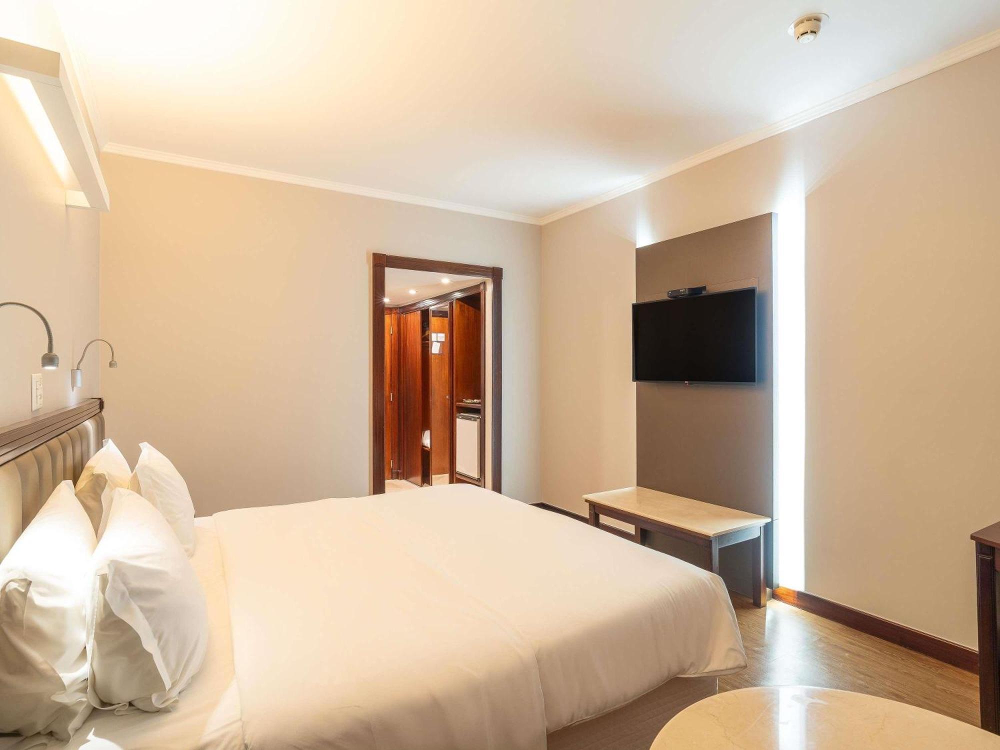 Classic Apartment 1 Double Bed,1771560574:JPEG